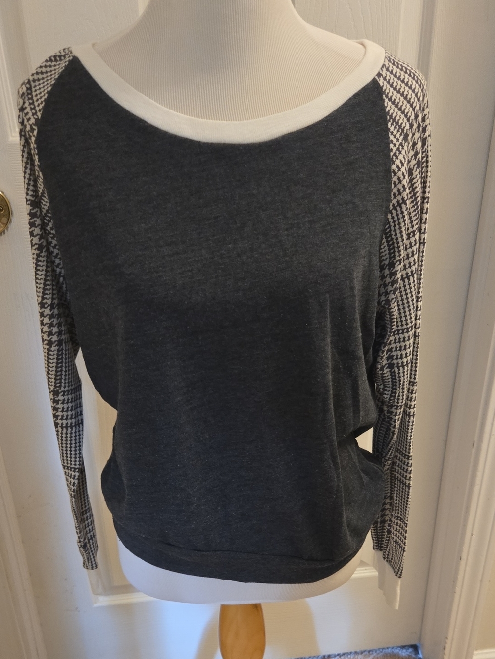 Women’s Charcoal Gray & White Knit Top with Houndstooth Sleeves
